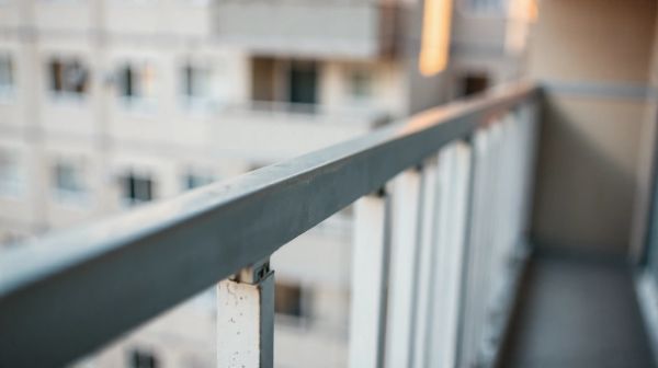 Top astuces pour choisir un garde-corps sécurisé pour balcon