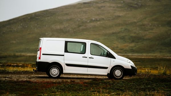 Top conseils pour louer un utilitaire 20m3 avec hayon